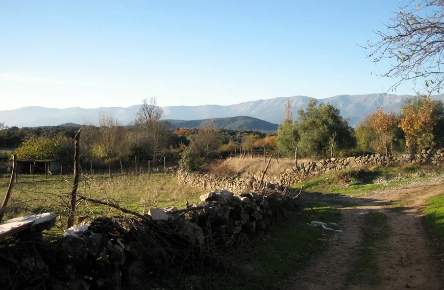 Turismo Fresnedilla Ávila entre la Sierra de Gredos y Sierra de San Vicente