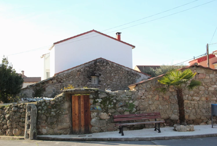 Casa Rural de Fresnedilla, Ávila, Valle del Tiétar, entre la sierra de Gredos y la sierra de San Vicente